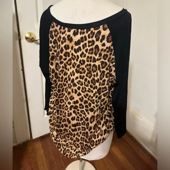 Torrid leopard raglan size 3x - Picture 3 of 4